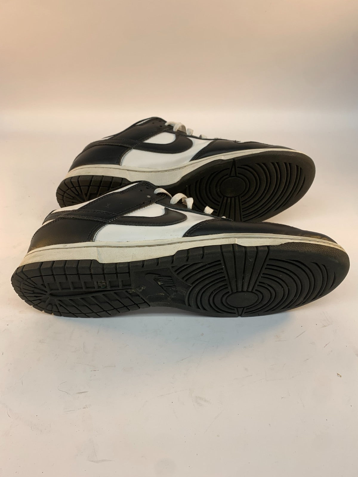 Size 11.5 - Nike Dunk Low Black White photo 6