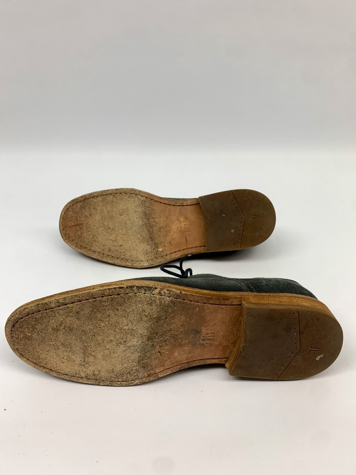 Frye Men’s Gray Suede Oxford Dress Shoes – Size 11 D – Classic Style, Quality photo 7