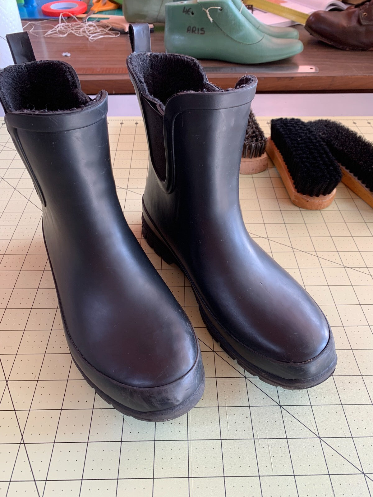 Black Rubber Chelsea Rain Boots - Faux Fur Lined - Men’s Size 9 (US) / EUR 40.5 photo 1